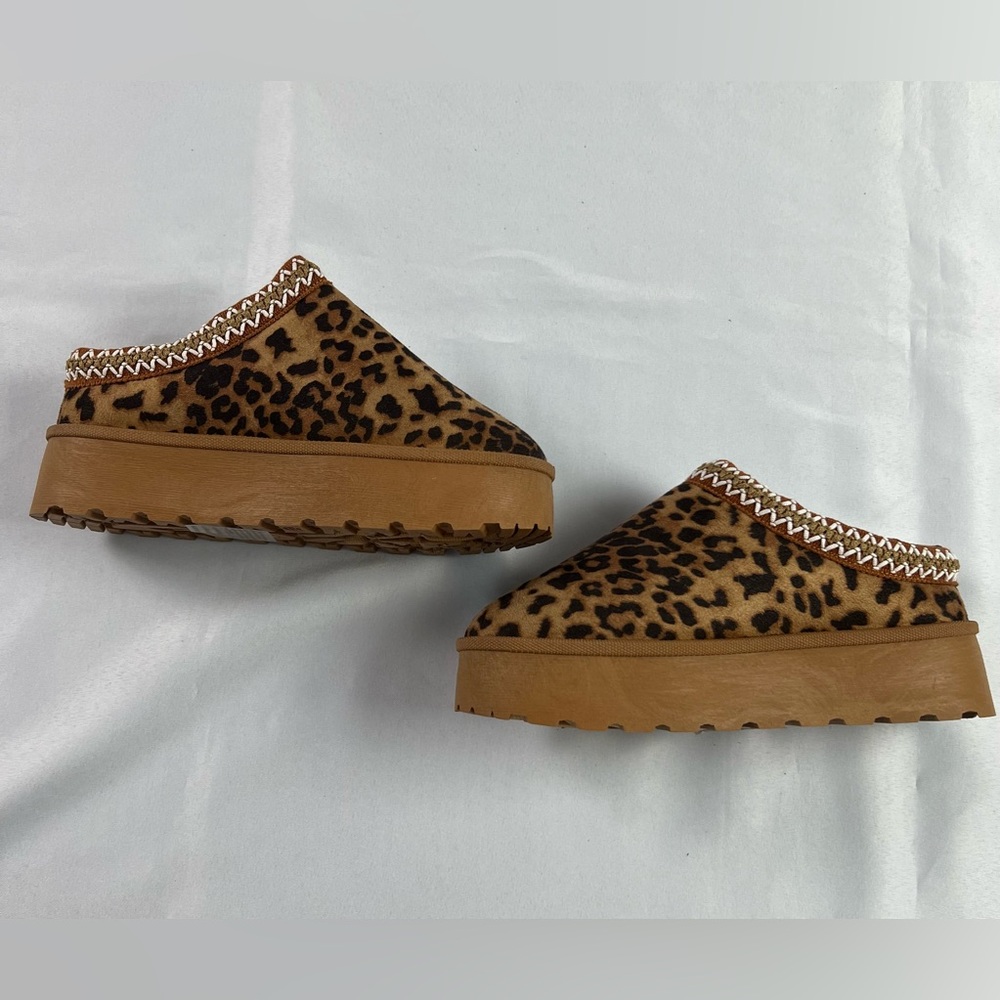 Leopard Platform Slippers - Picture 10 of 11